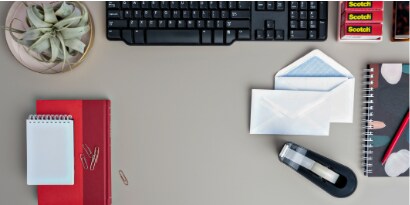 Sluit enveloppen met Scotch® Super-Hold Tape
