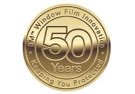 Gouden embleem voor 50 jaar expertise