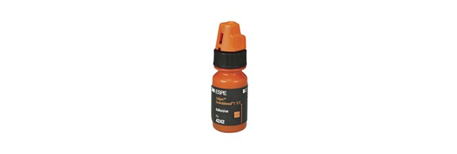 Fles met 3M Adper Scotchbond 1XT adhesief

