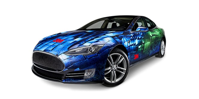 Blauw voertuig met Envision Luster Wrap Overlaminate 8549l

