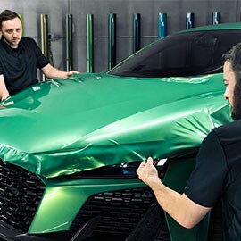 3M™ Protection Wrap Film installatie van Iridescent Emerald Green Stretch Hood