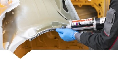 Aanbrengen van plaatwerkkit
