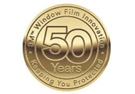 Gouden embleem voor 50 jaar expertise