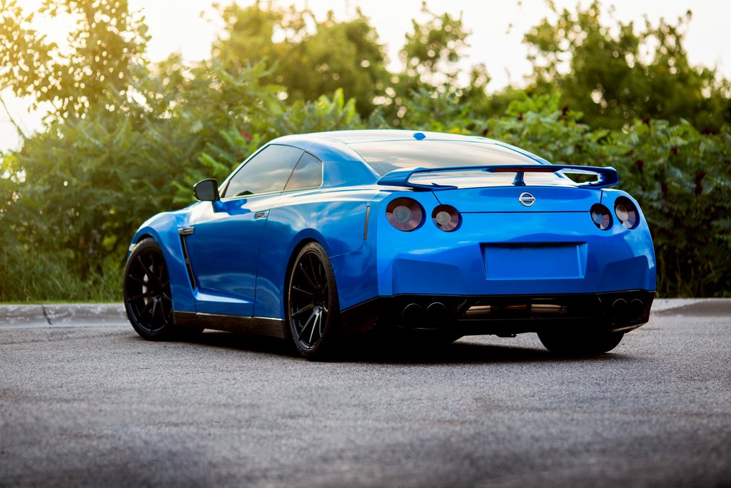 Auto gewrapt met glanzende Blue Fire folie